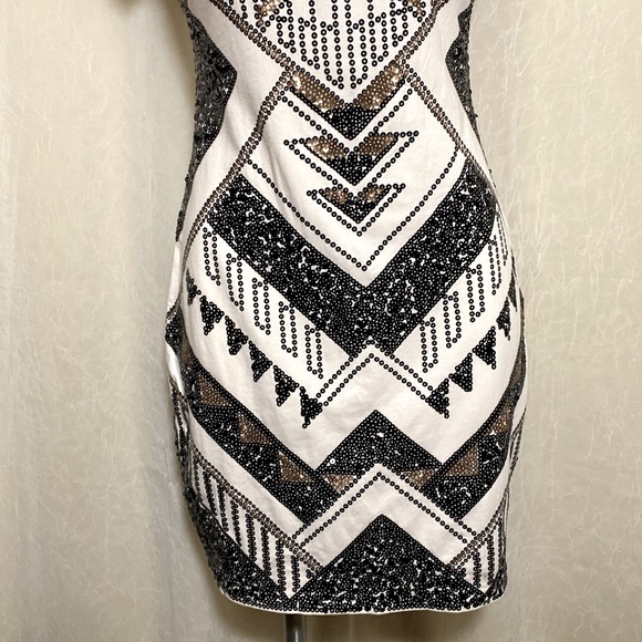 Express cocktail dress cream in color with black and gold sequins. Medium - Picture 7 of 13